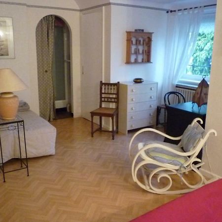 Au Vieux Cedre Bed & Breakfast Mouvaux Екстериор снимка