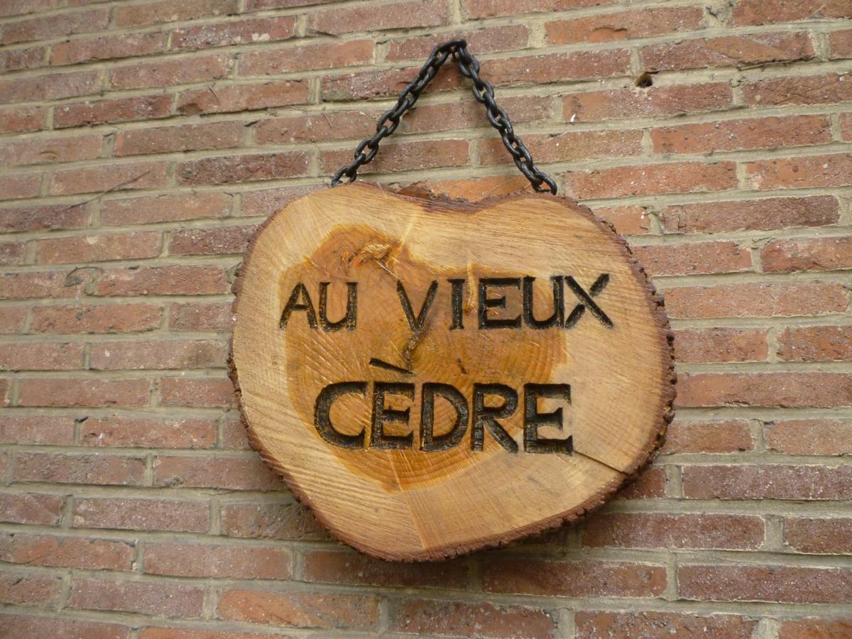 Au Vieux Cedre Bed & Breakfast Mouvaux Екстериор снимка